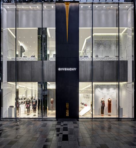 idee per creare uno store givenchy|La storia e le curiosità più interessanti sul marchio Givenchy.